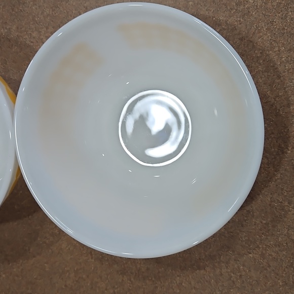 Vintage 2 Pyrex 1.5 Qt Yellow Dot Mixing Bowls!!! - Picture 17 of 17